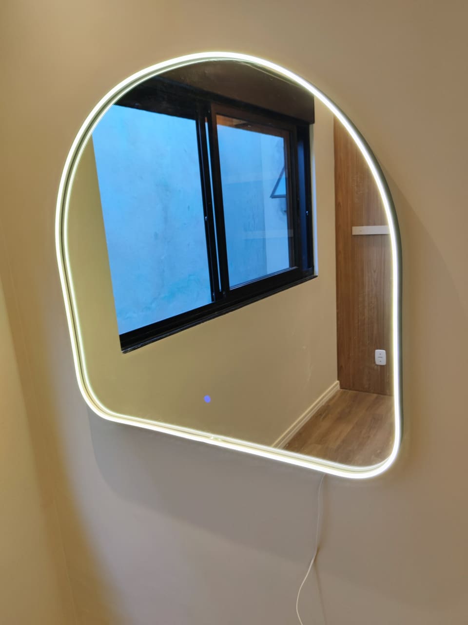 Espelho com LED neon e moldura anti-impacto – foto 2
