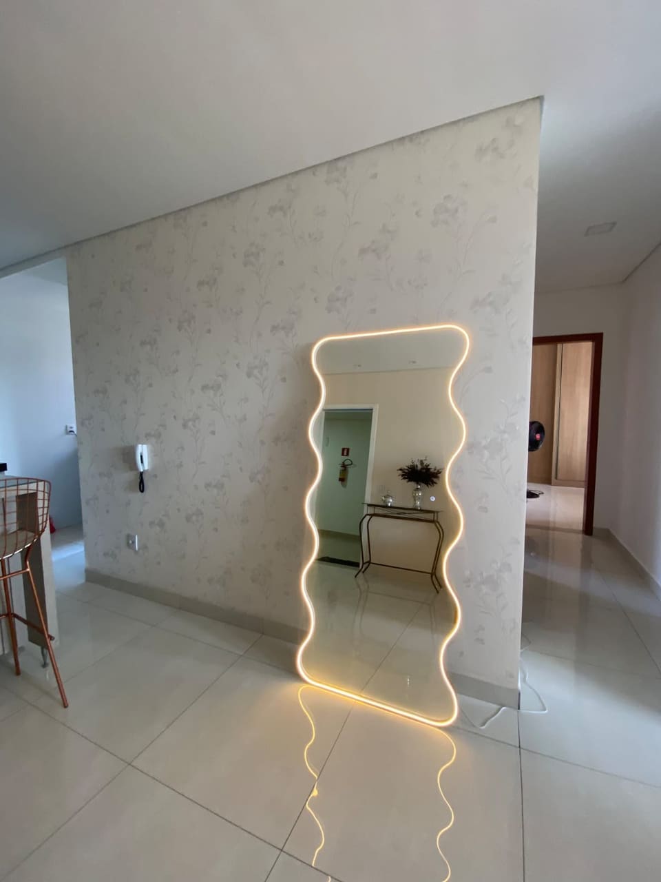 Espelho com LED neon e moldura anti-impacto – foto 7