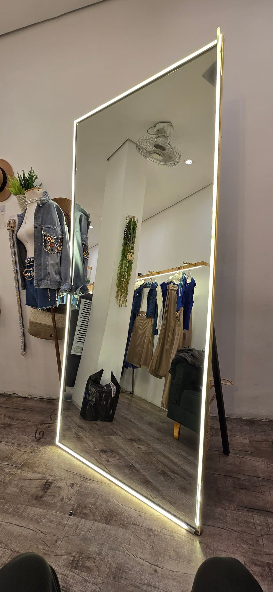 Espelho com LED neon e moldura anti-impacto – foto 11