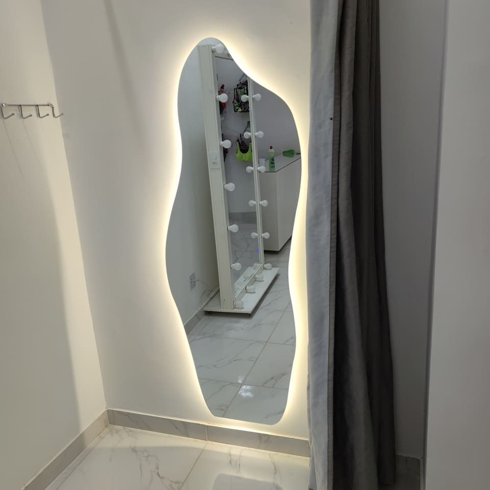Espelho com LED neon e moldura anti-impacto – foto 14