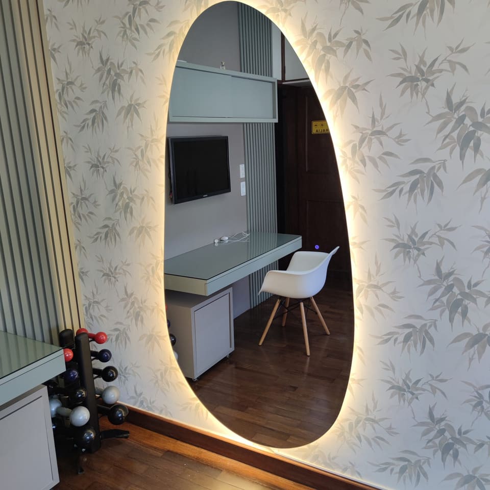 Espelho orgânico flutuante com LED – foto 6