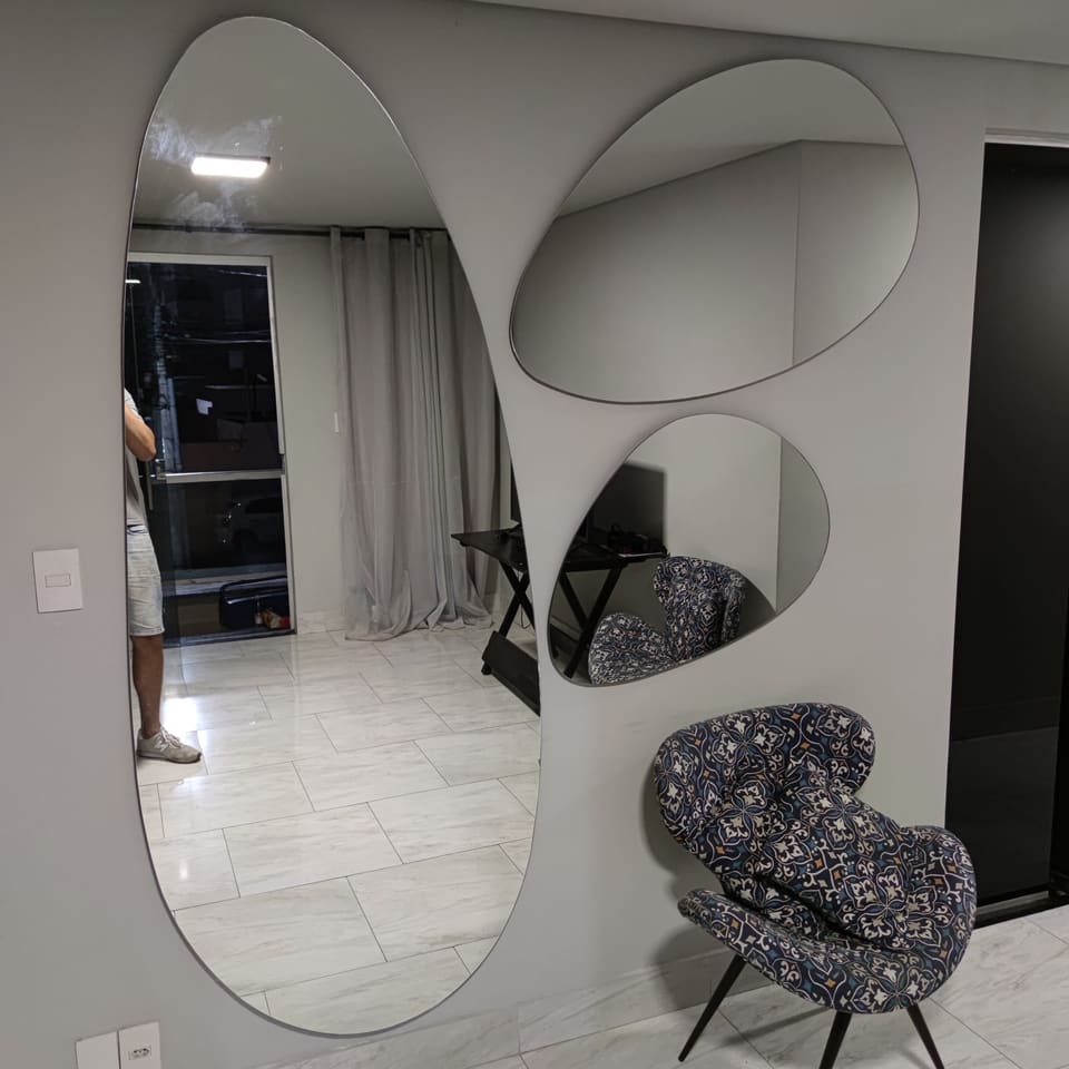 Espelho instalado pela Decor Espelharia
